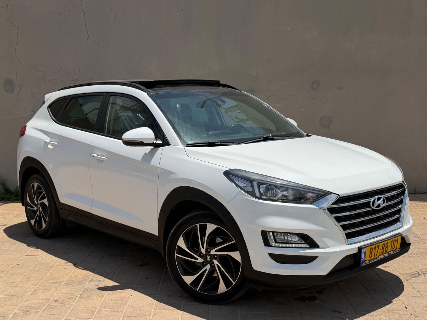 יונדאי טוסון 4X2 Elite – 5/10