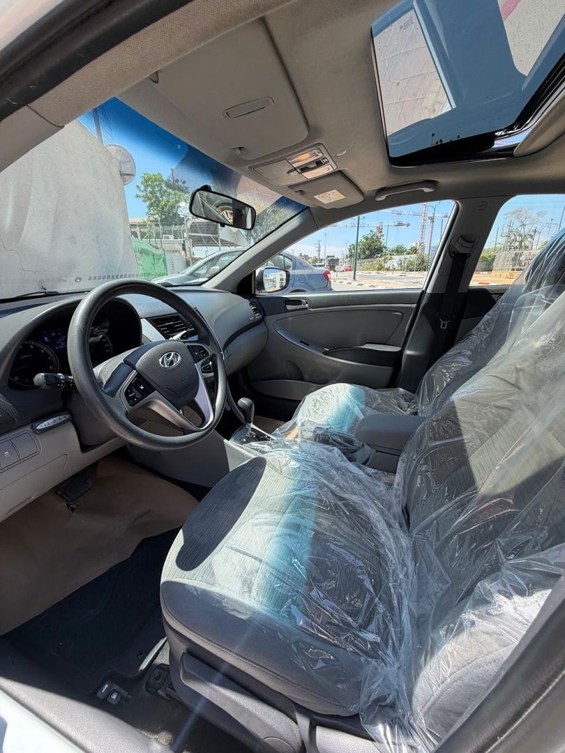 יונדאי אקסנט i25 Premium – 5/10