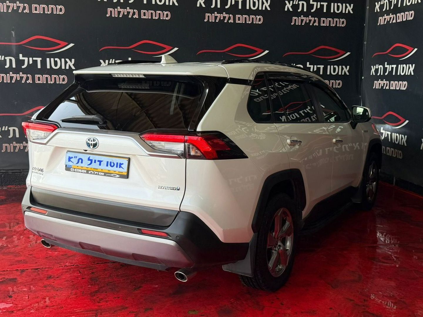 טויוטה ראב 4 E-Xclusive – 5/9