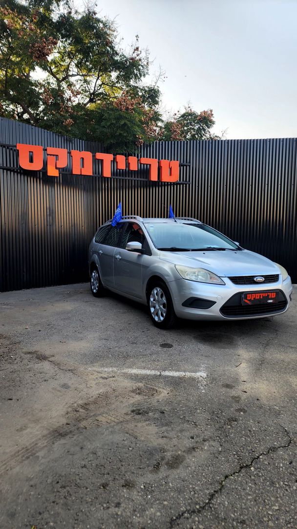 פורד פוקוס Trend Sedan – 3/7