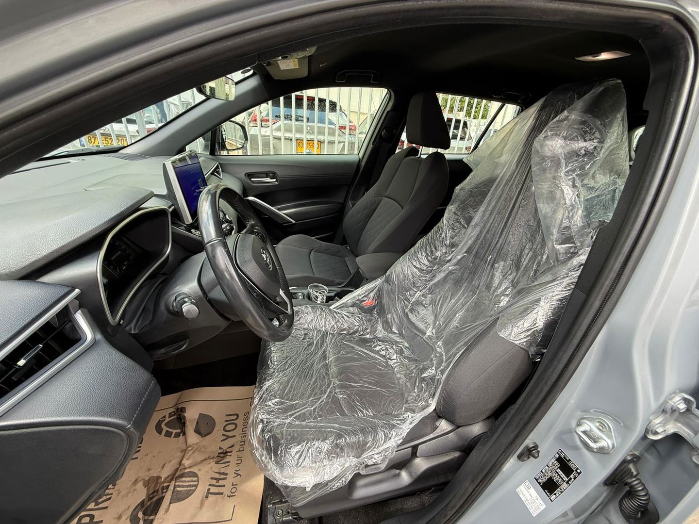 טויוטה קורולה קרוס Active – 3/8