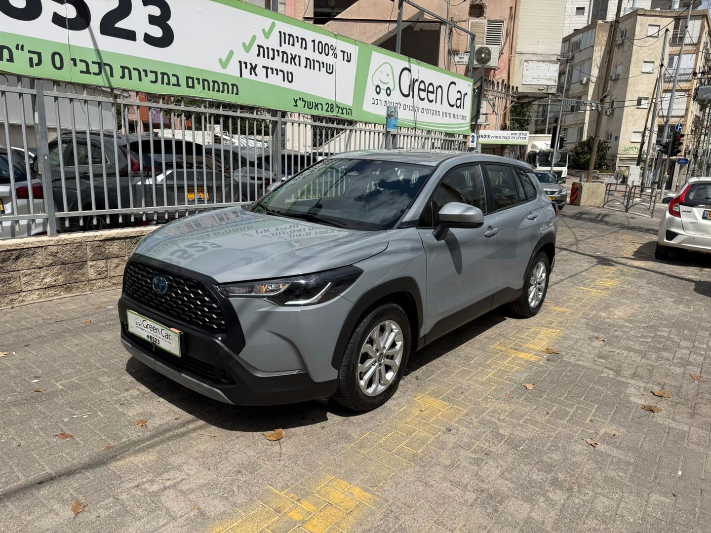 טויוטה קורולה קרוס Active – 2/8
