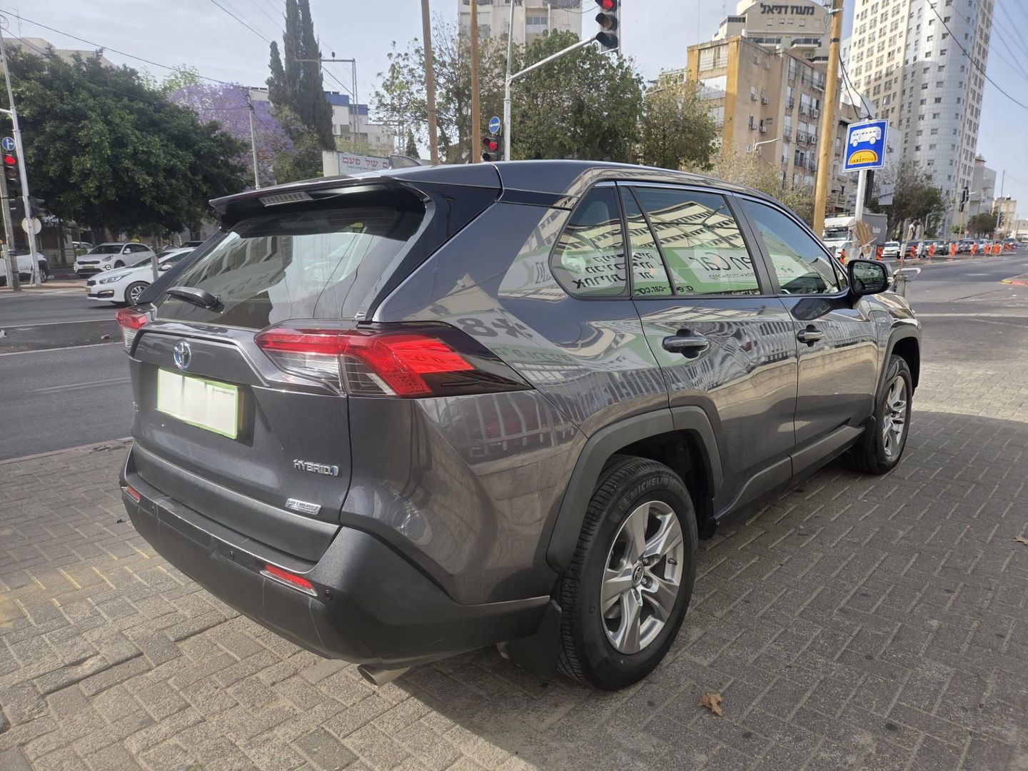 טויוטה ראב 4 2023 למכירה ב-KEYZ - תמונה 3