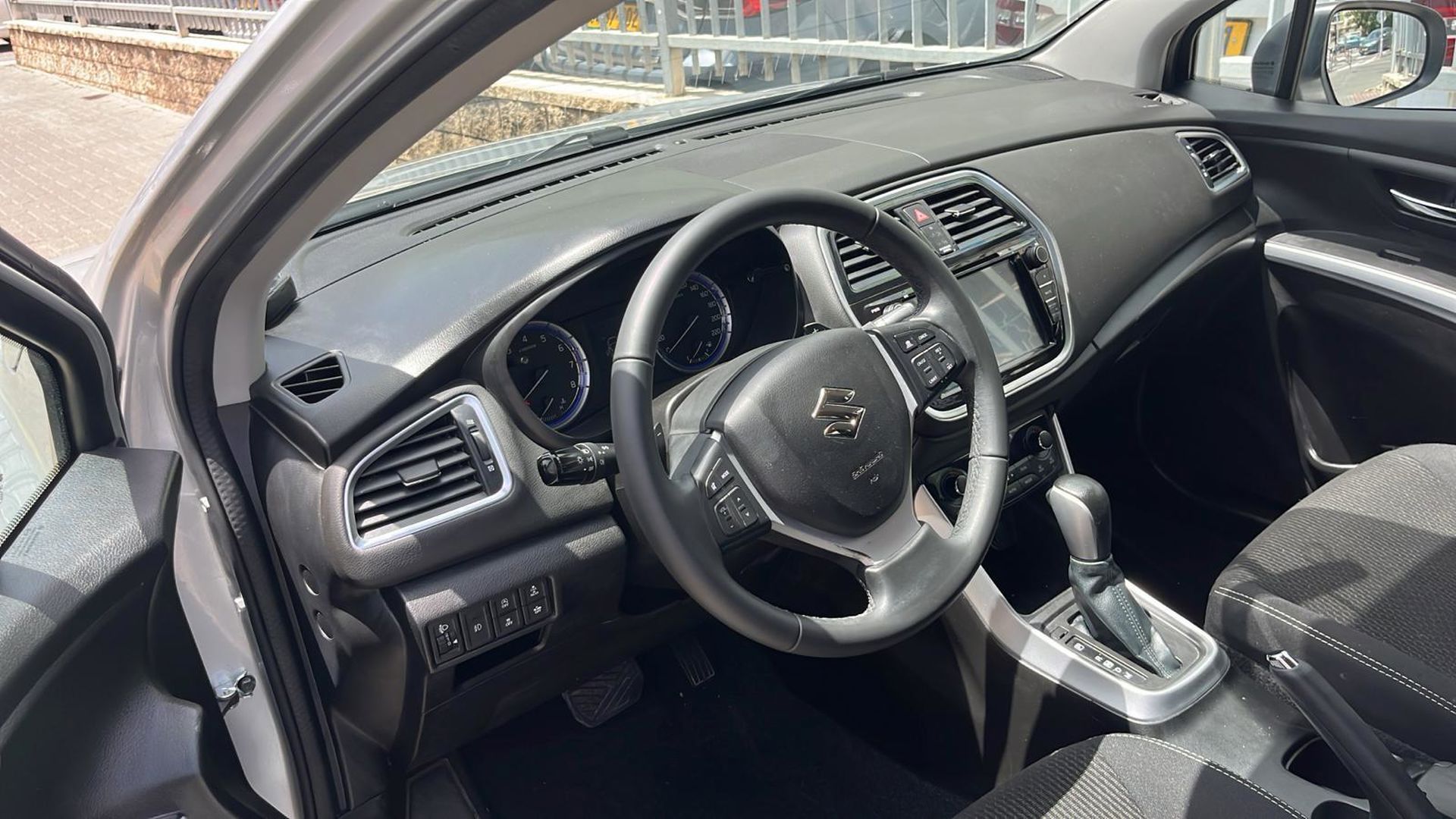 סוזוקי קרוסאובר GLX – 3/5