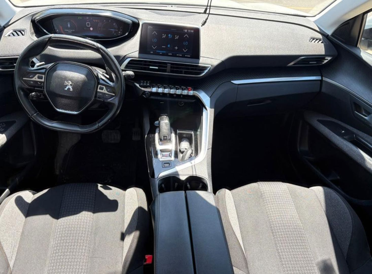 פיג'ו 3008 Active – 3/10