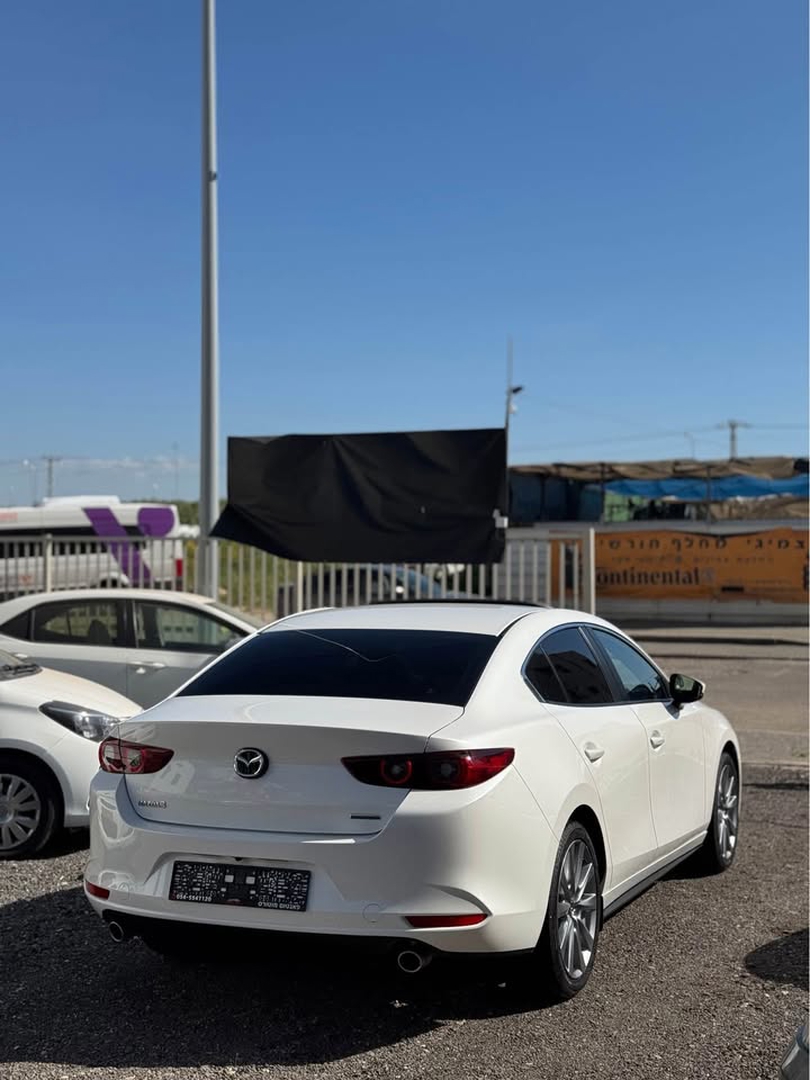 מאזדה 3 4X2 Spirit Hatchback – 3/3