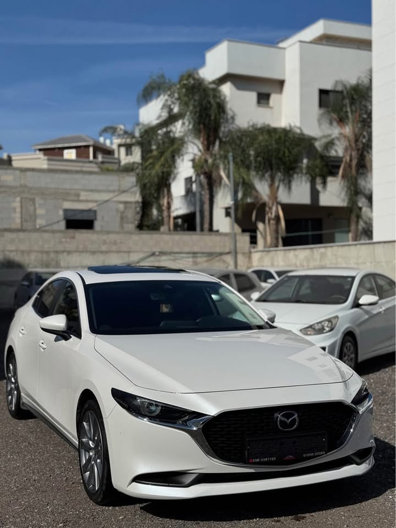 מאזדה 3 4X2 Spirit Hatchback – 2/3