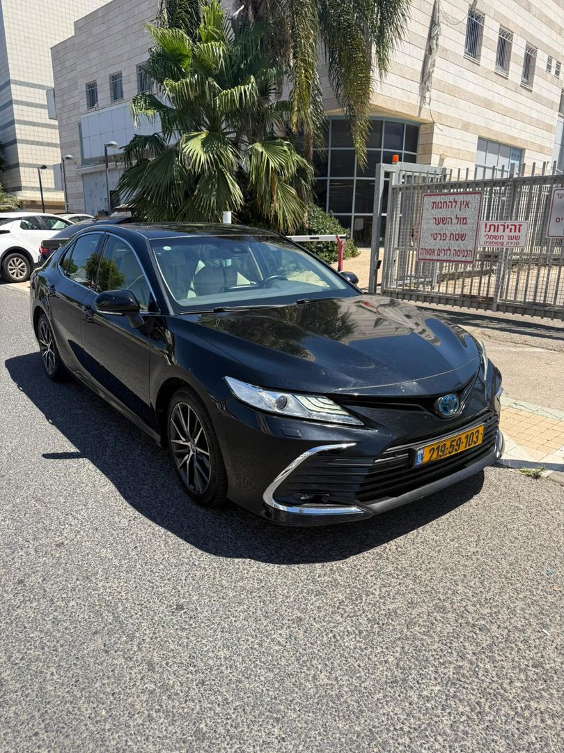 טויוטה קאמרי XLE – 2/7