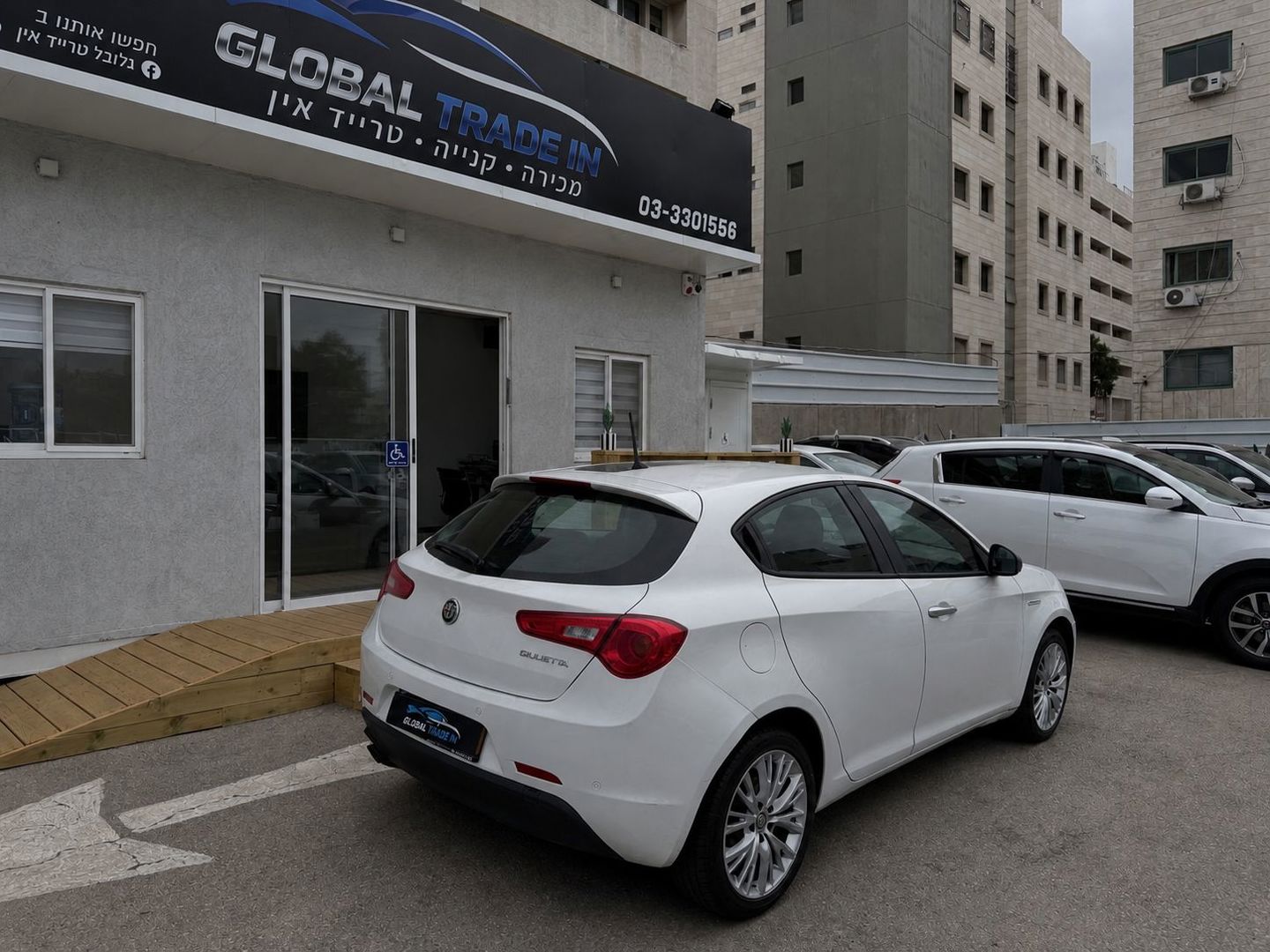 אלפא רומיאו מיטו Competizione – 3/10