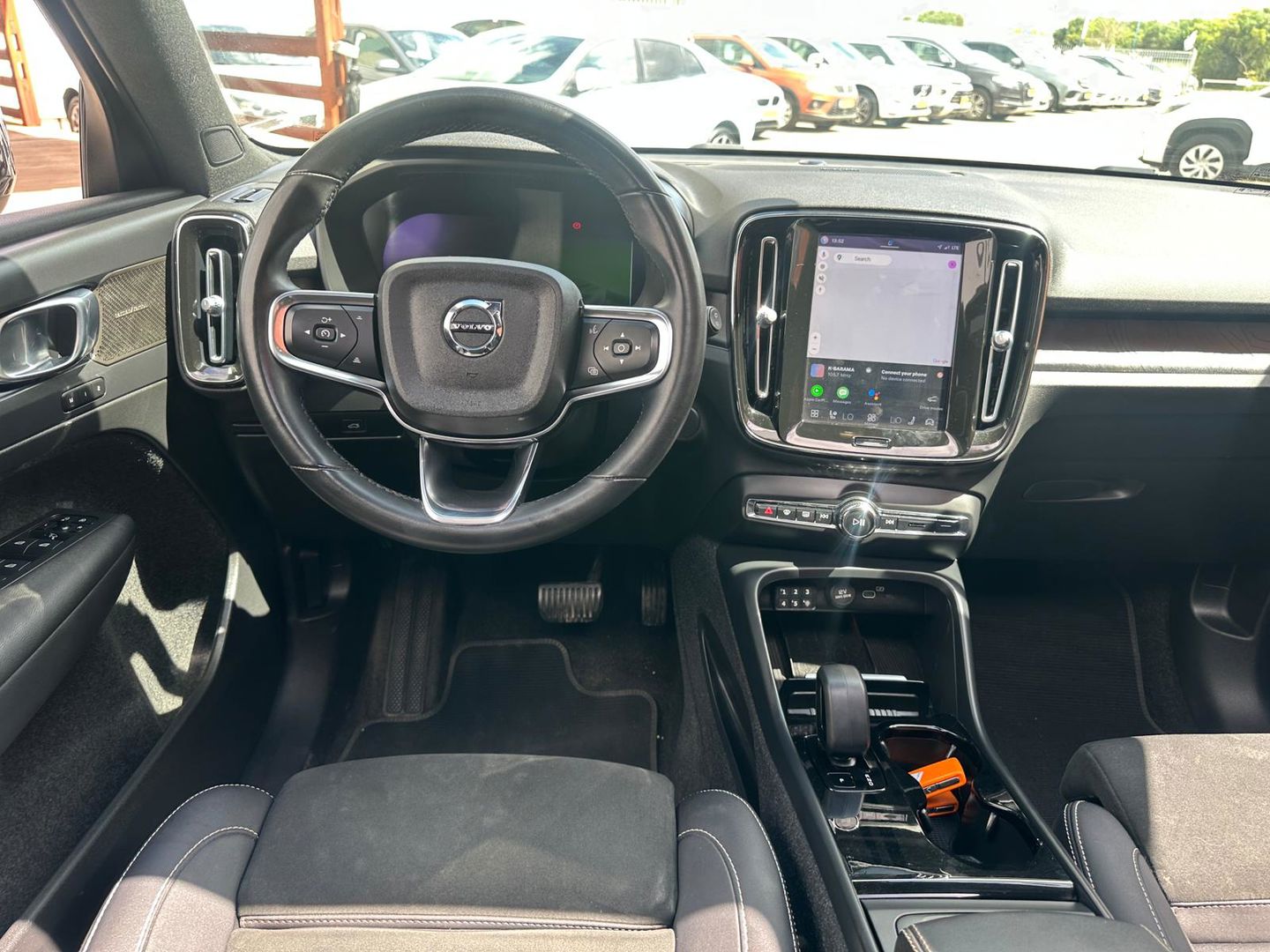 וולוו XC40 Ultimate Dark – 2/7