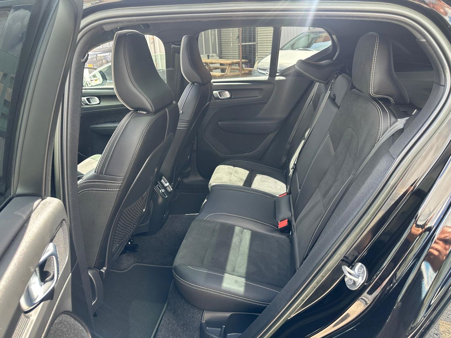 וולוו XC40 Ultimate Dark – 5/7