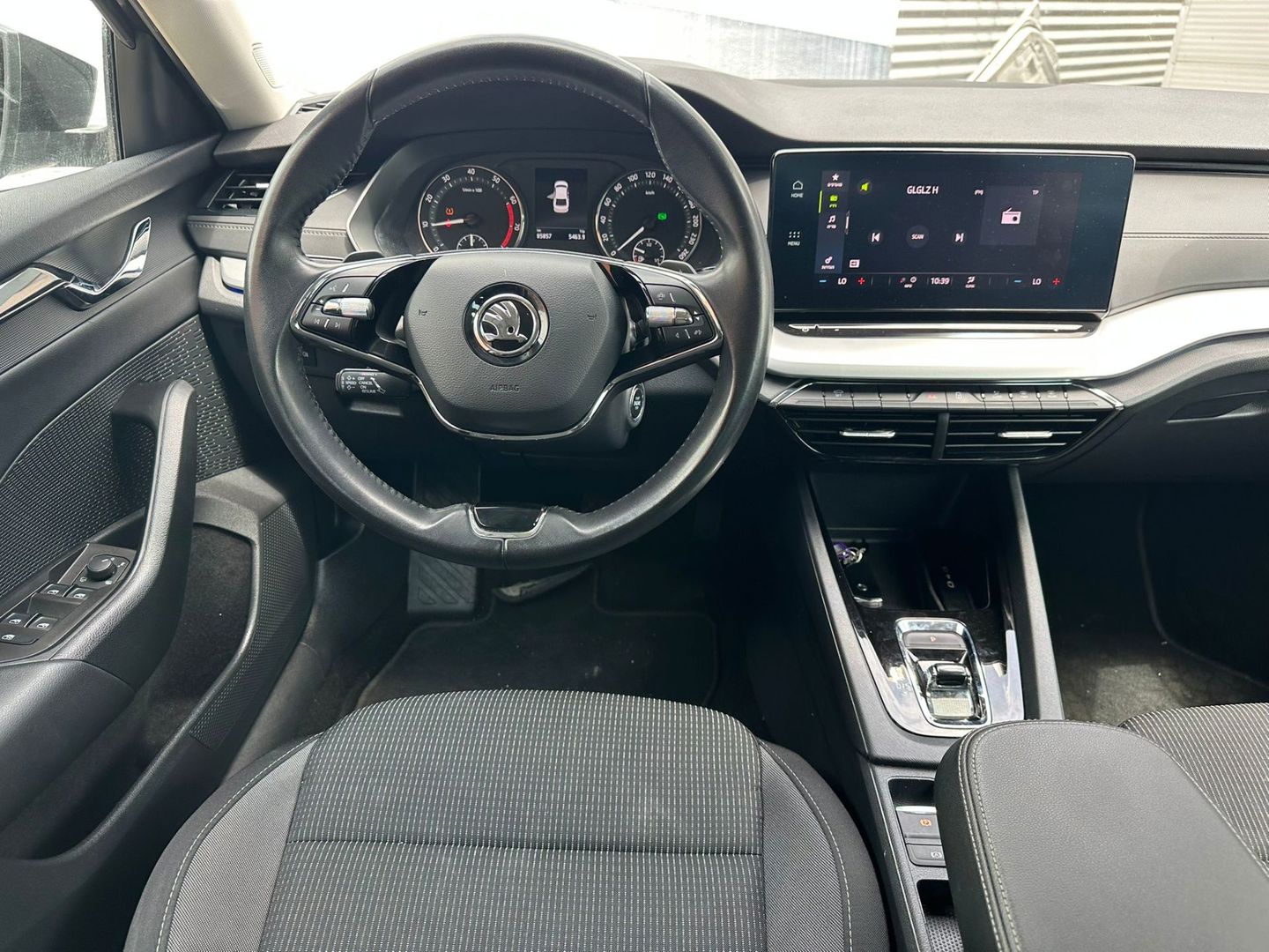 סקודה אוקטביה Ambition Sedan – 5/7