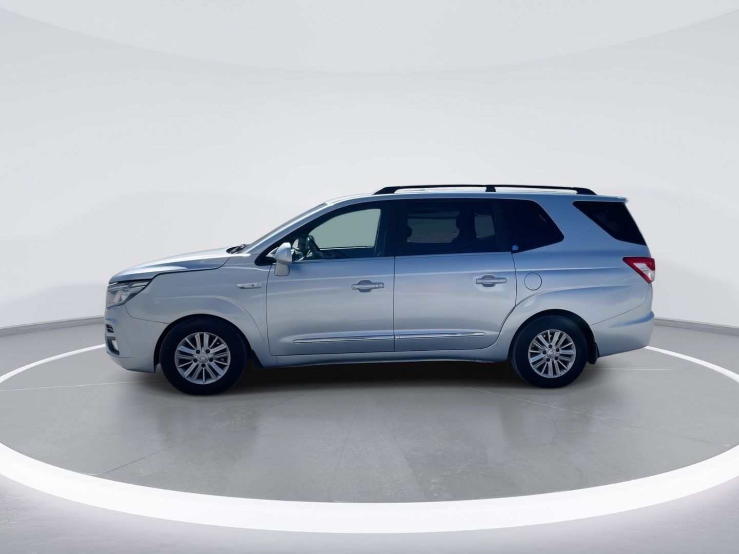 סאנגיונג רודיוס DLX SUV – 5/10