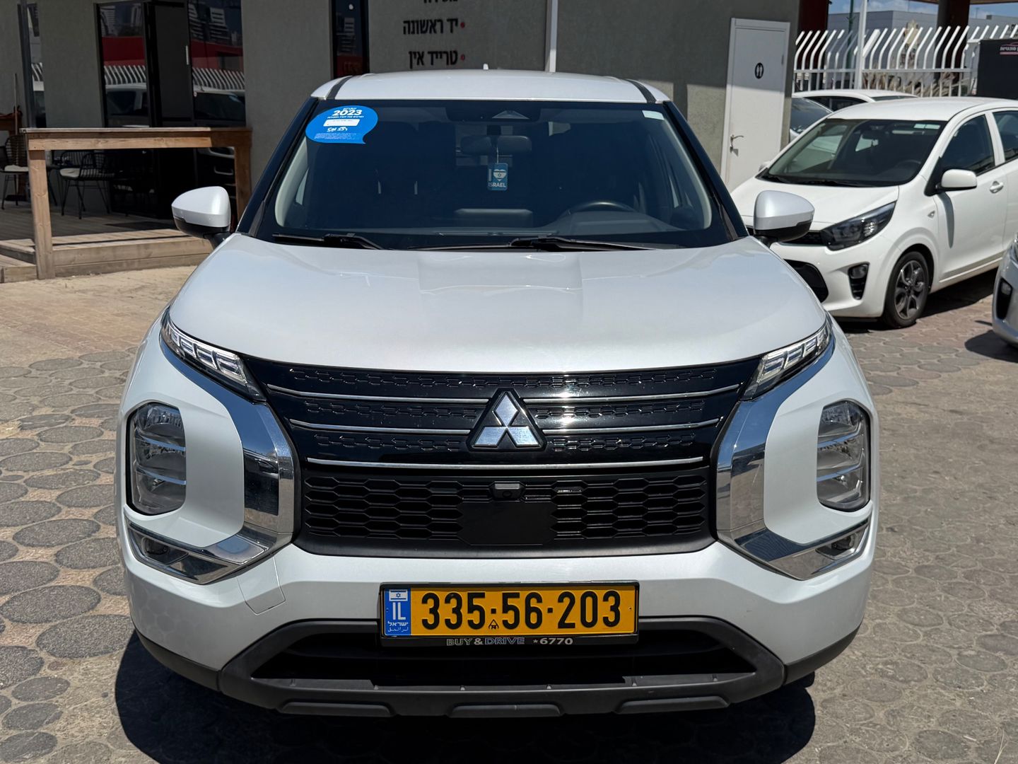 מיצובישי אאוטלנדר Executive – 2/7