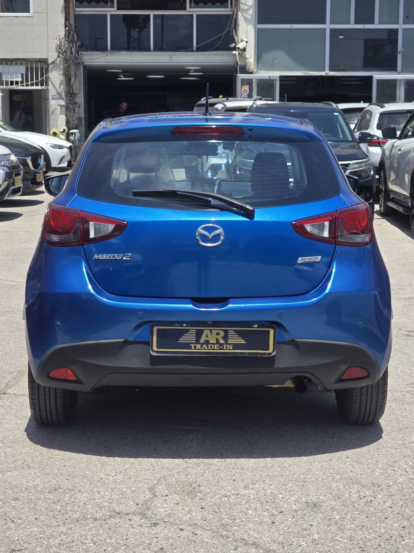 מאזדה 2 Dynamic – 3/8