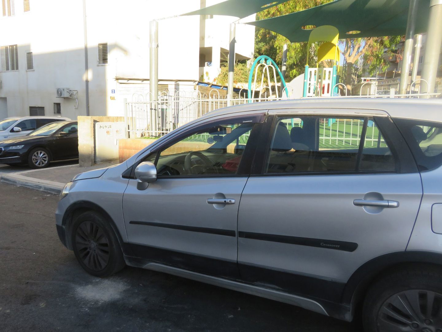 סוזוקי Sx4 קרוסאובר GLX – 3/5