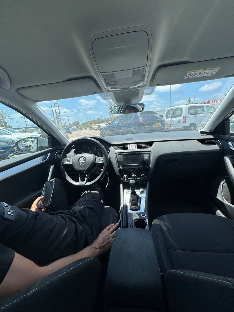 סקודה אוקטביה Ambition Sedan – 5/6
