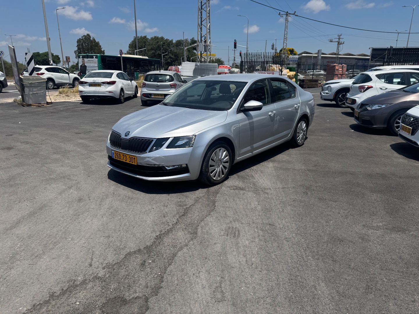 סקודה אוקטביה Ambition Sedan – 2/6