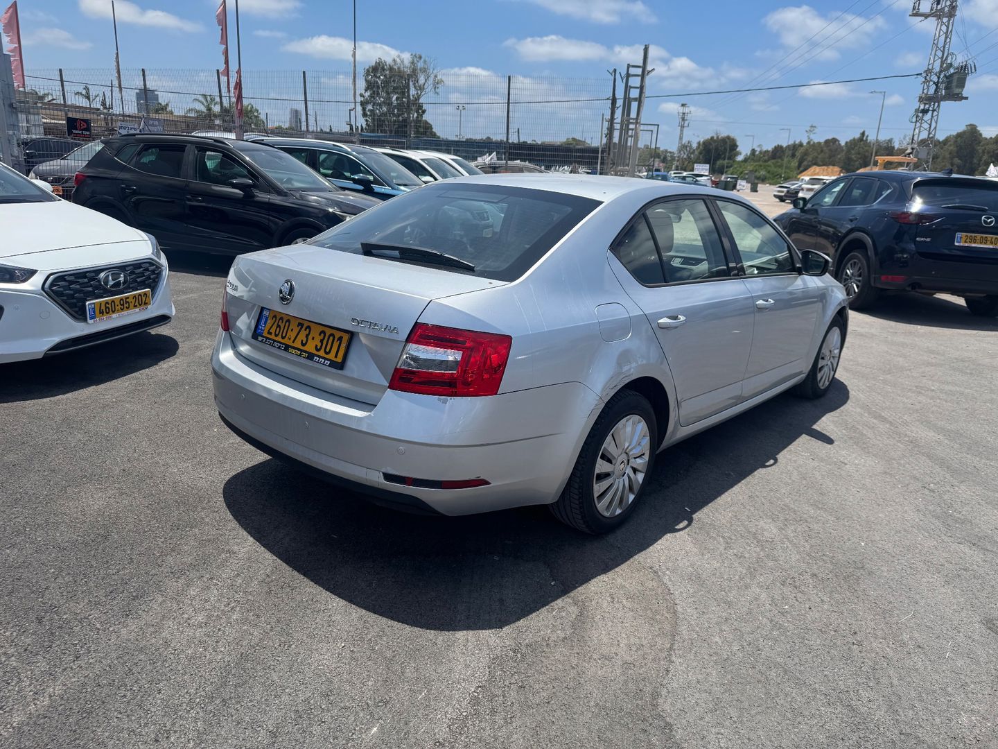 סקודה אוקטביה Ambition Sedan – 4/6
