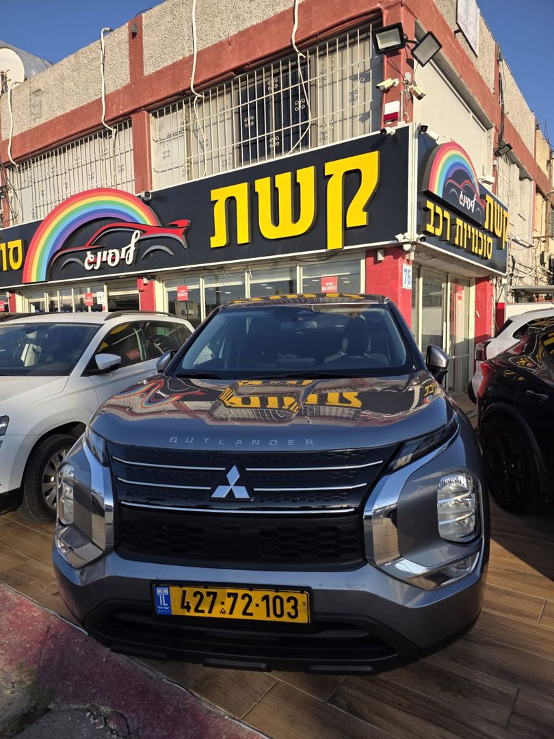 מיצובישי אאוטלנדר Executive – 3/7