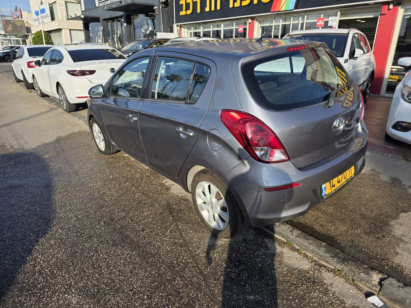 יונדאי i20 Inspire – 4/5
