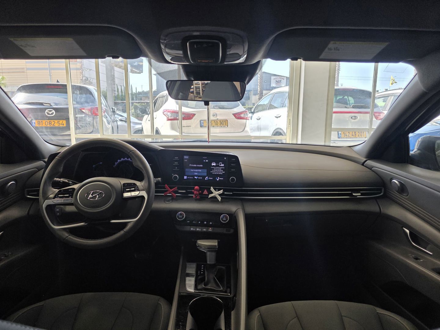 יונדאי אלנטרה Premium – 4/6