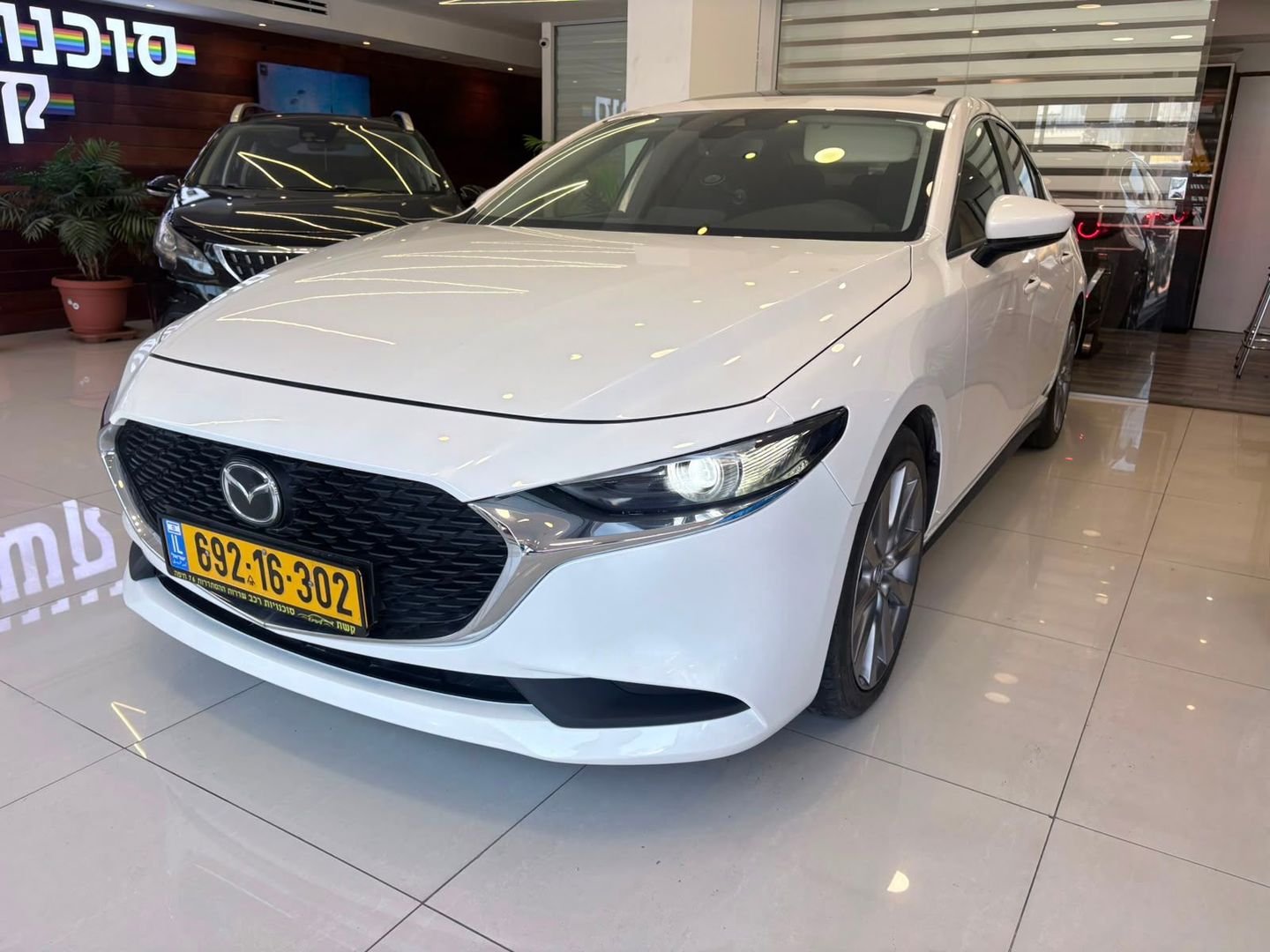 מאזדה 3 4X2 Spirit Hatchback – 4/5