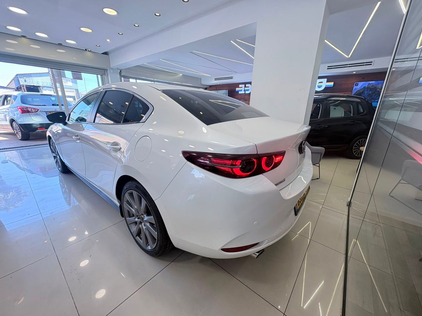 מאזדה 3 4X2 Spirit Hatchback – 5/5