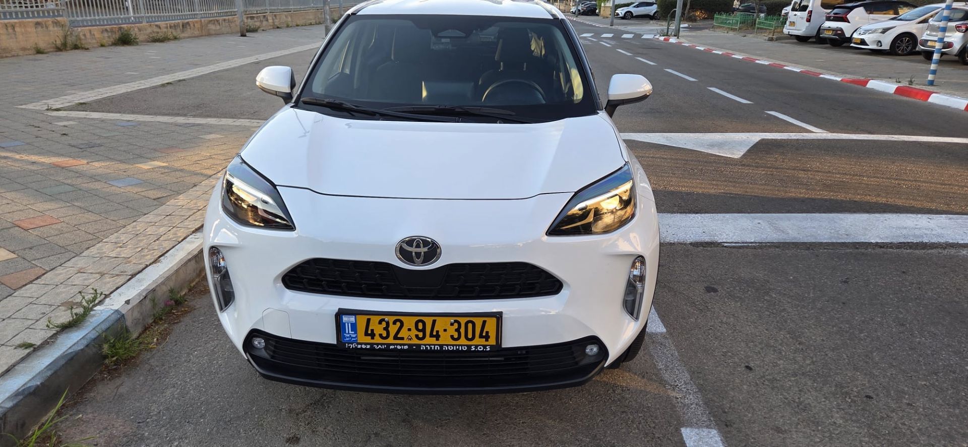 טויוטה יאריס קרוס Urban – 4/10