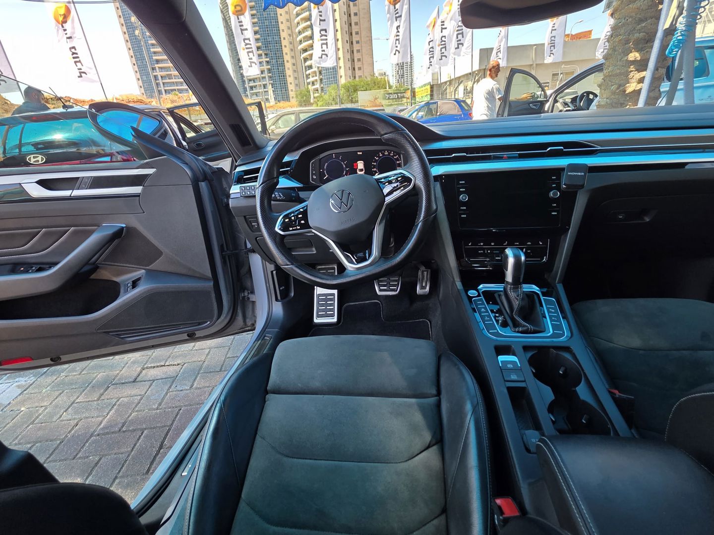 פולקסווגן ארטאון 4X2 R Line – 5/14