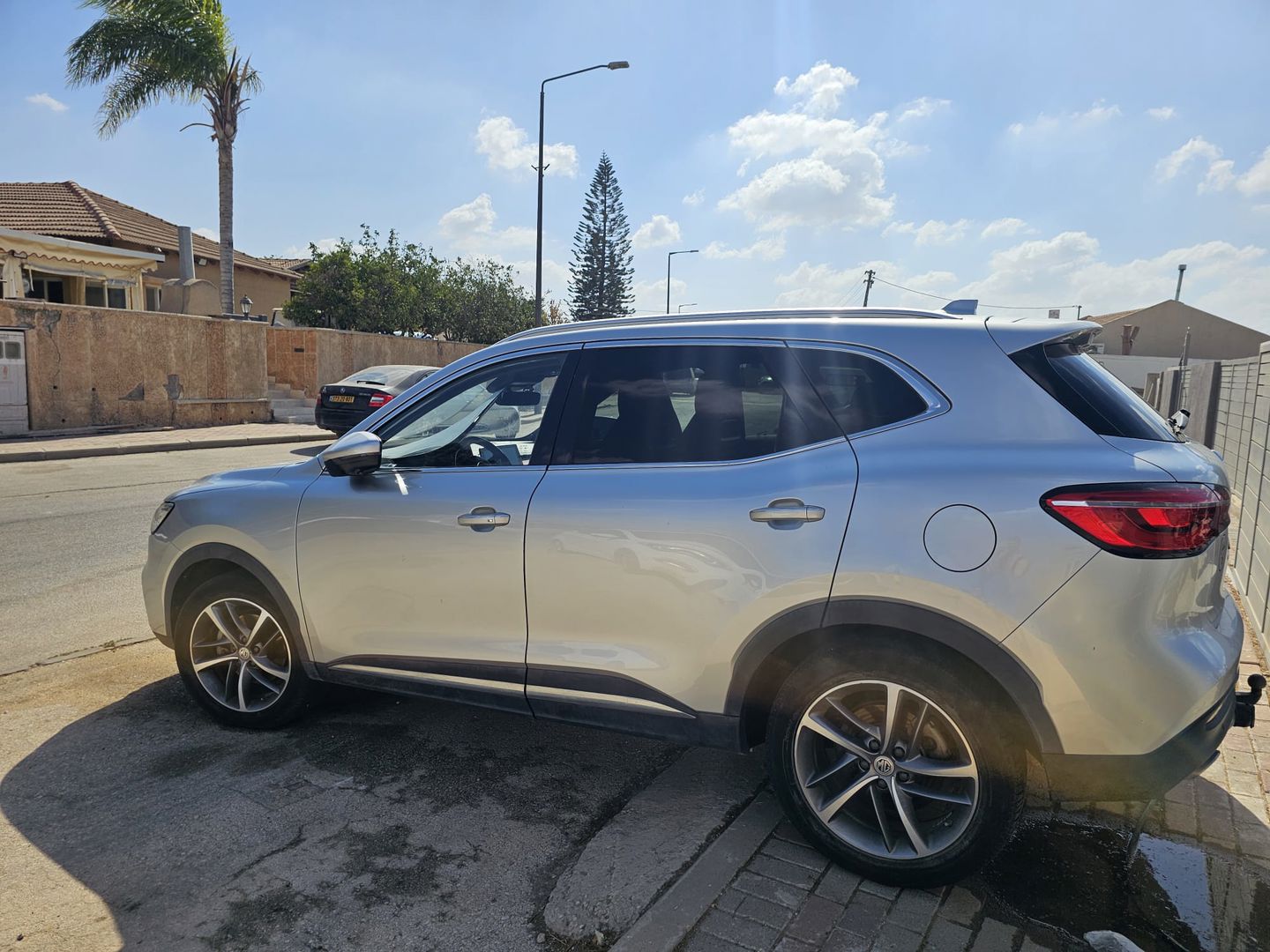 MG EHS PHEV NET UP – 3/8