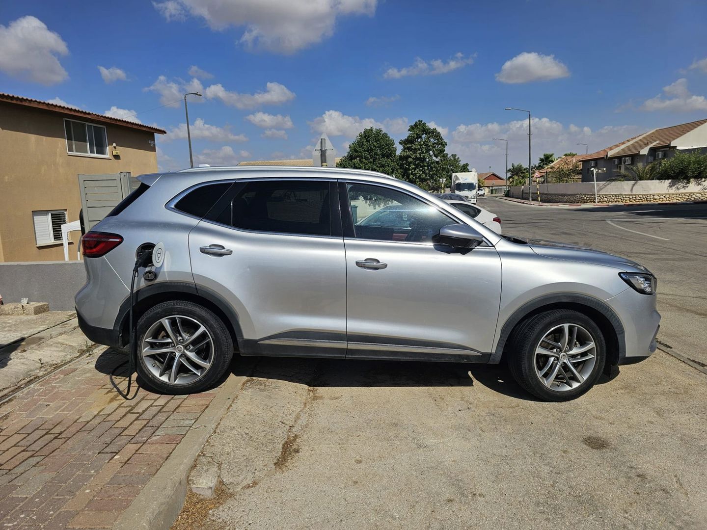 MG EHS PHEV NET UP – 5/8