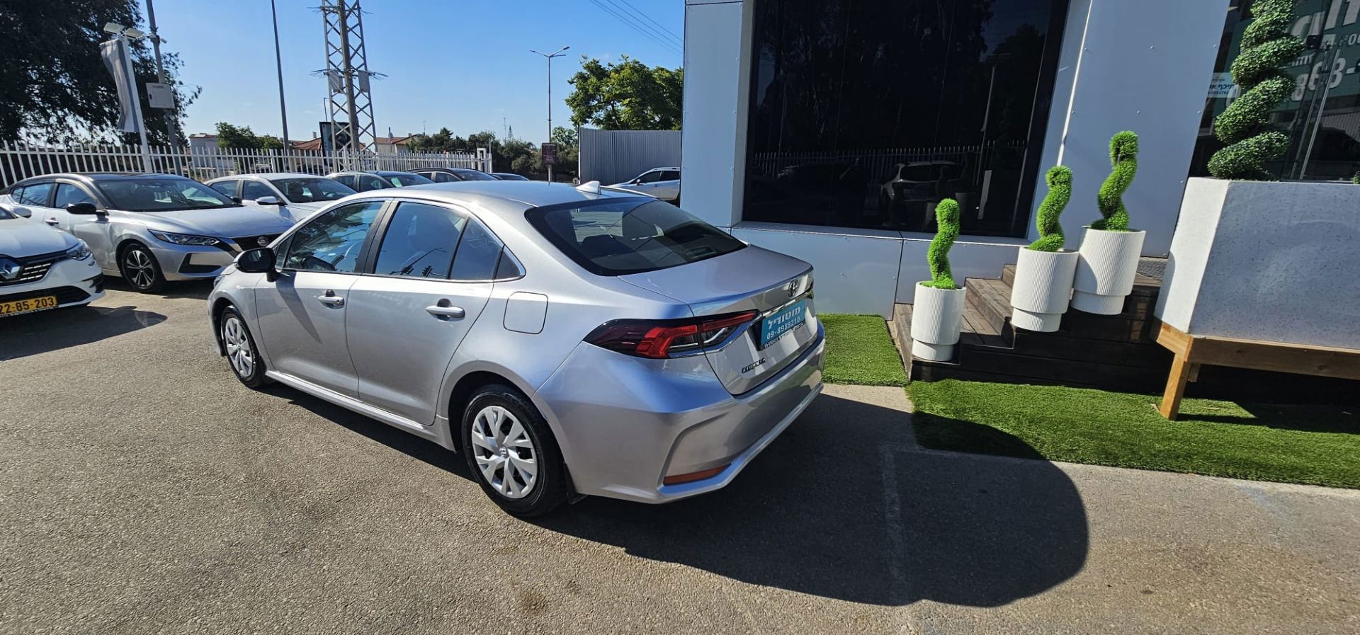 טויוטה קורולה Active Sedan – 4/7