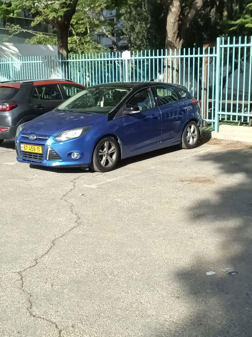 פורד פוקוס Trend Sedan – 3/3