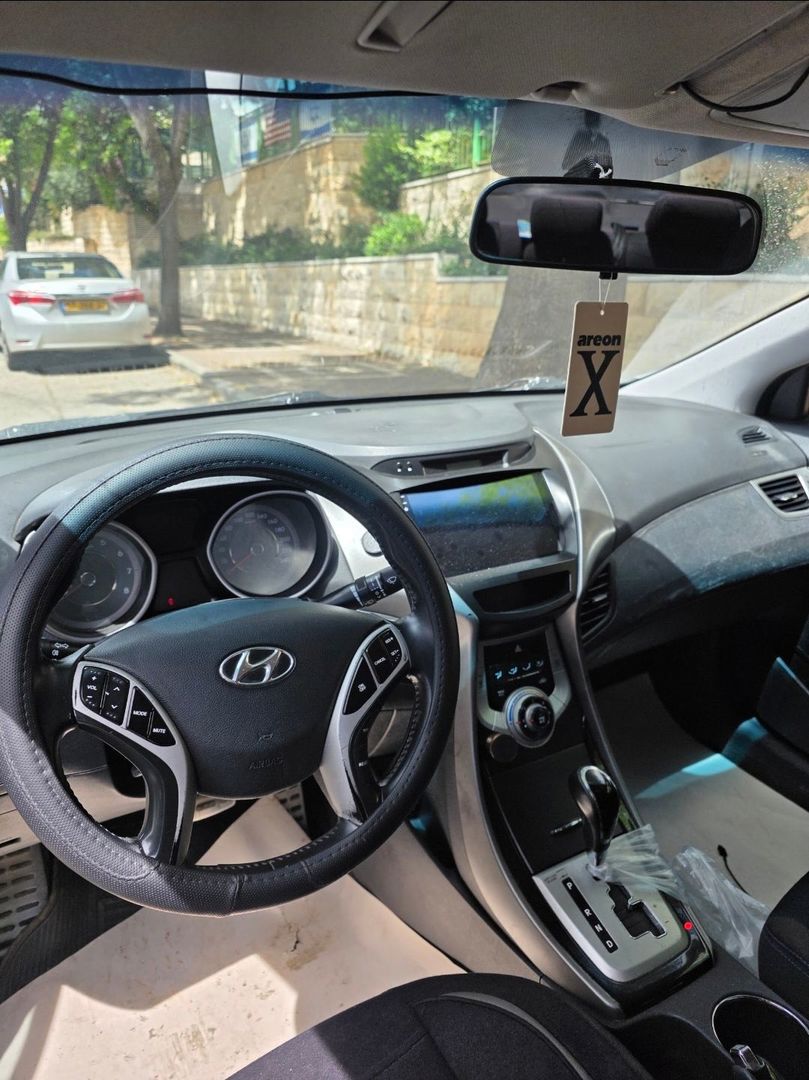 יונדאי i35 Inspire – 4/4