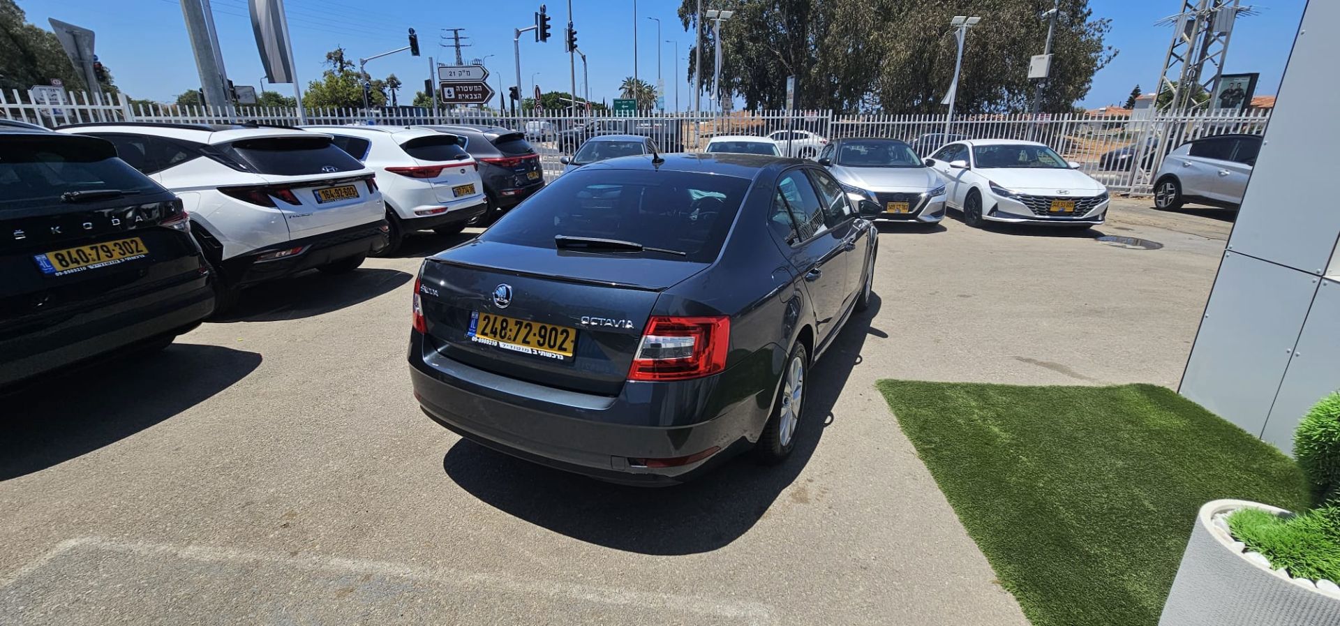 סקודה אוקטביה Ambition Sedan – 3/6