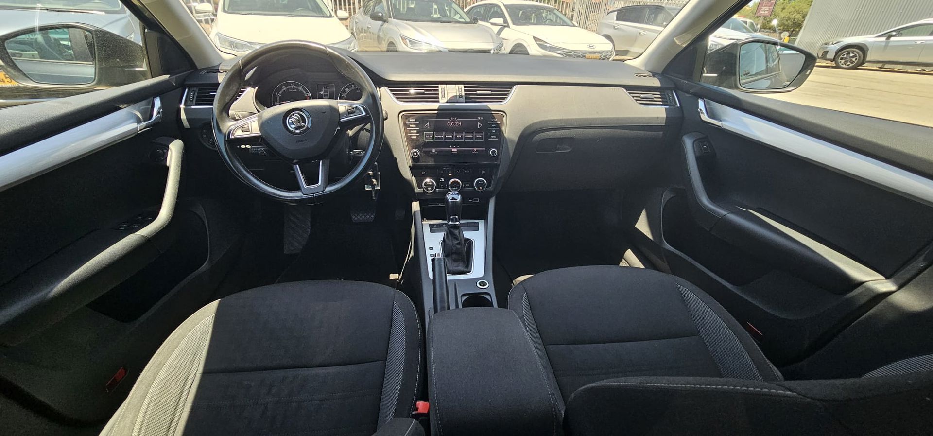 סקודה אוקטביה Ambition Sedan – 5/6
