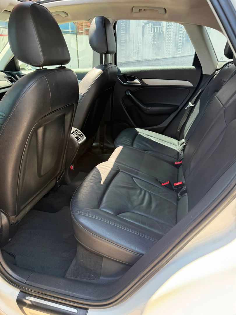 אאודי Q3 Executive – 5/8