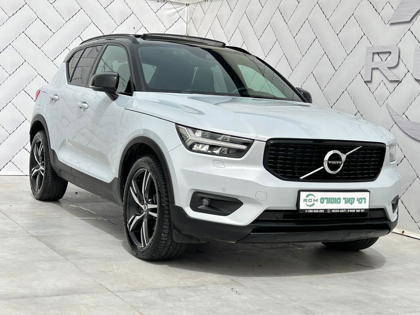 וולוו XC40 4X2 R-Design – 2/10