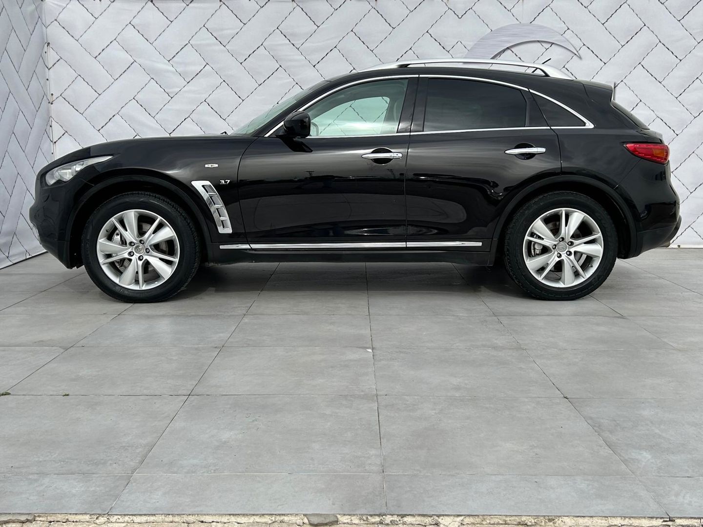 אינפיניטי FX37 GT SUV – 4/10