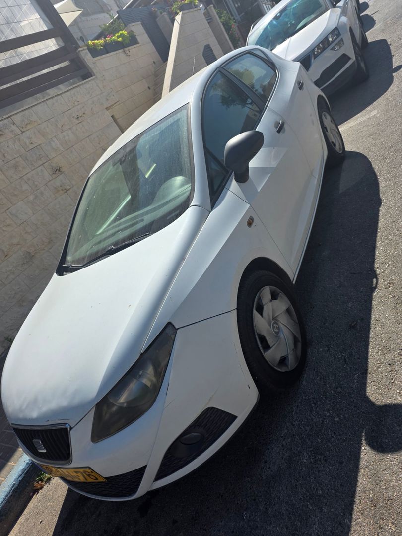 סיאט איביזה Reference Hatchback – 3/5