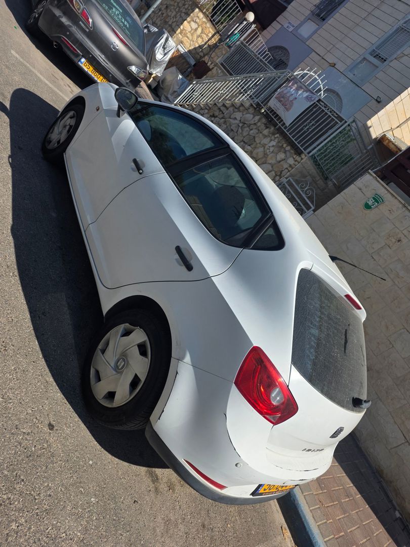 סיאט איביזה Reference Hatchback – 4/5