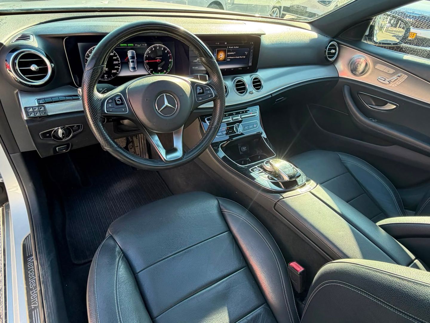 מרצדס בנץ E-class Edition E E 350 – 3/8