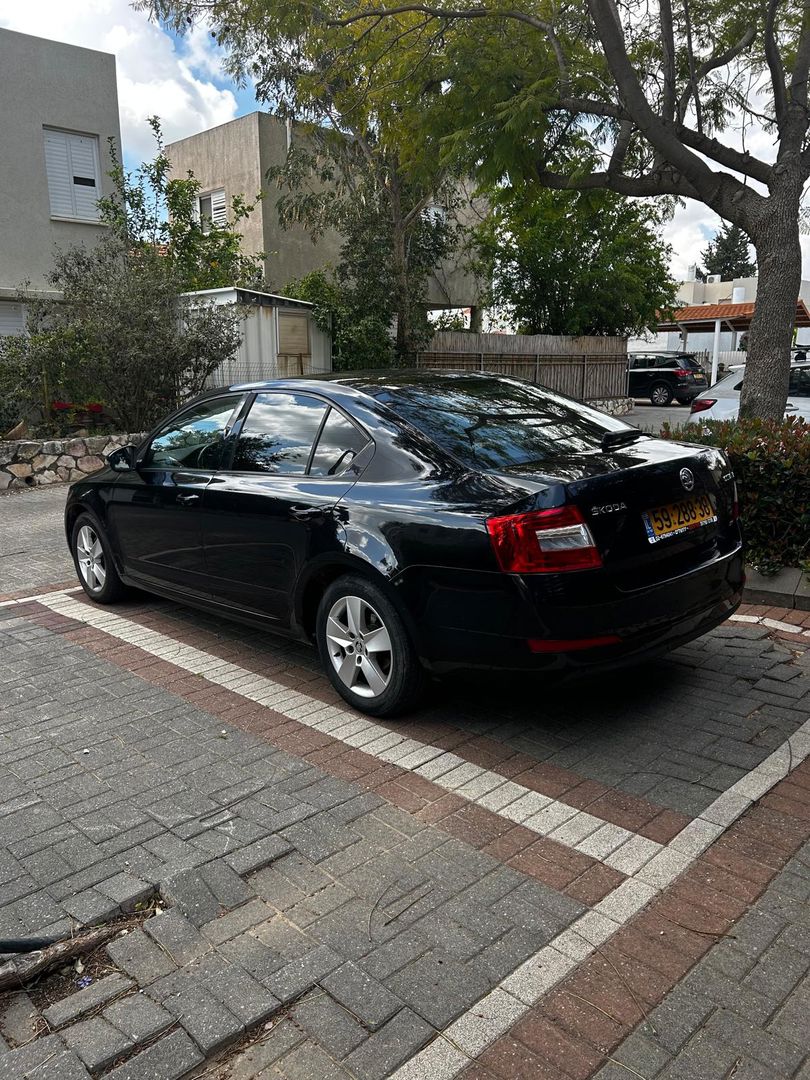 סקודה אוקטביה Ambition Sedan – 3/4