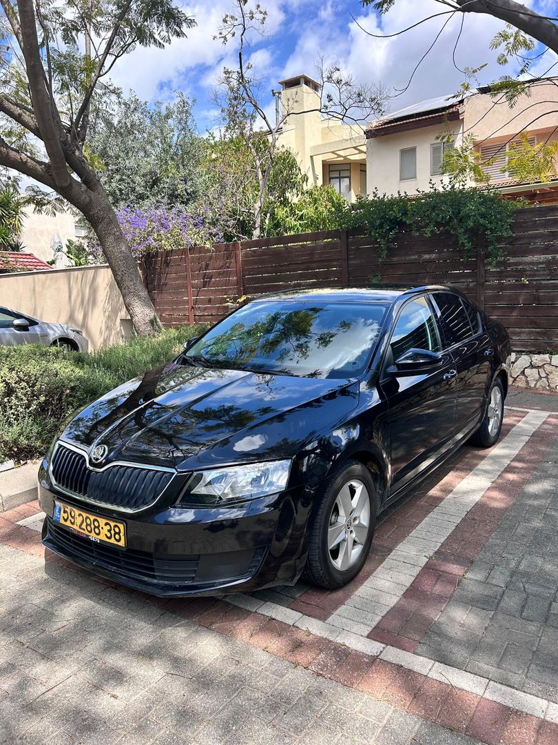 סקודה אוקטביה Ambition Sedan – 4/4
