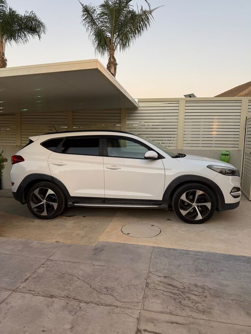 יונדאי טוסון 4X4 Open Sky – 2/11