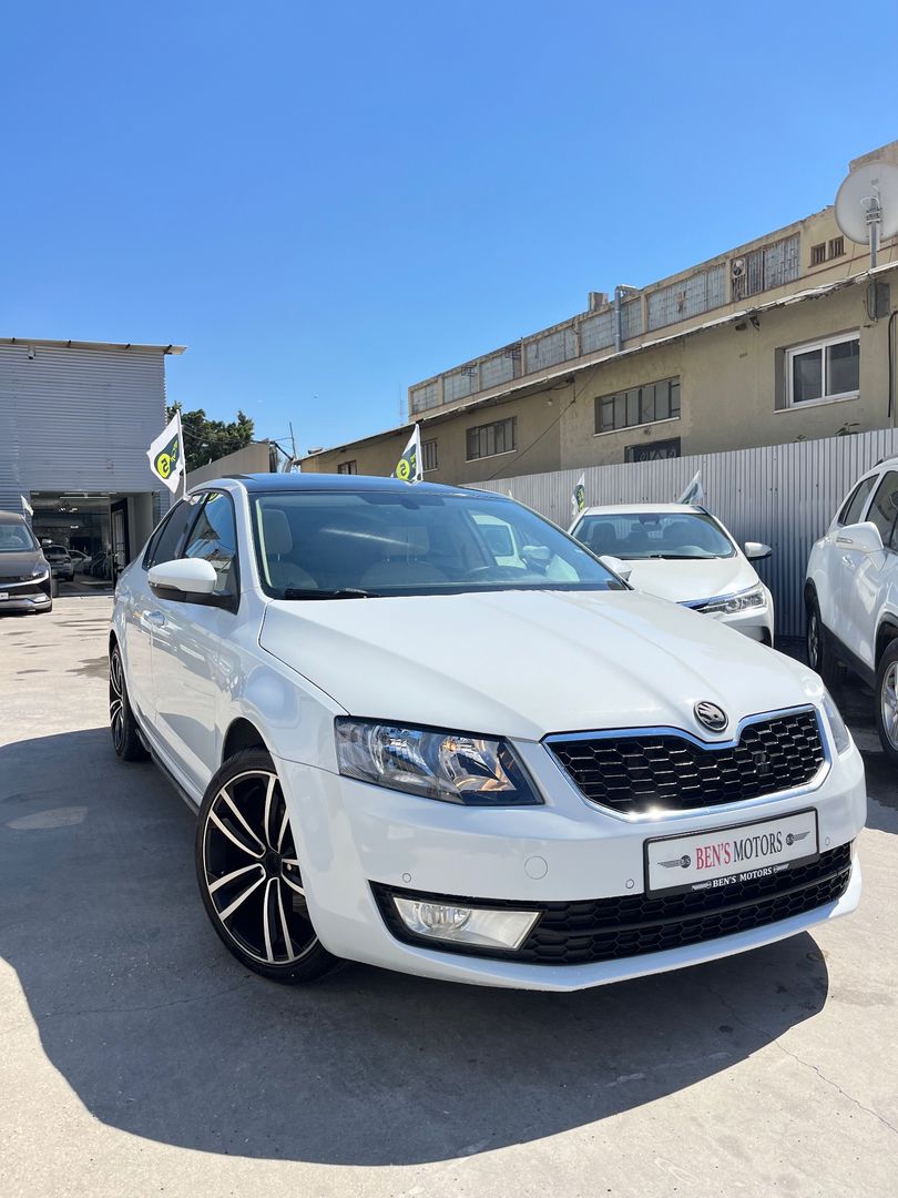 סקודה אוקטביה Elegance Sedan – 2/7