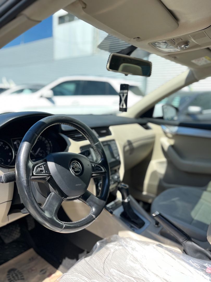 סקודה אוקטביה Elegance Sedan – 5/7