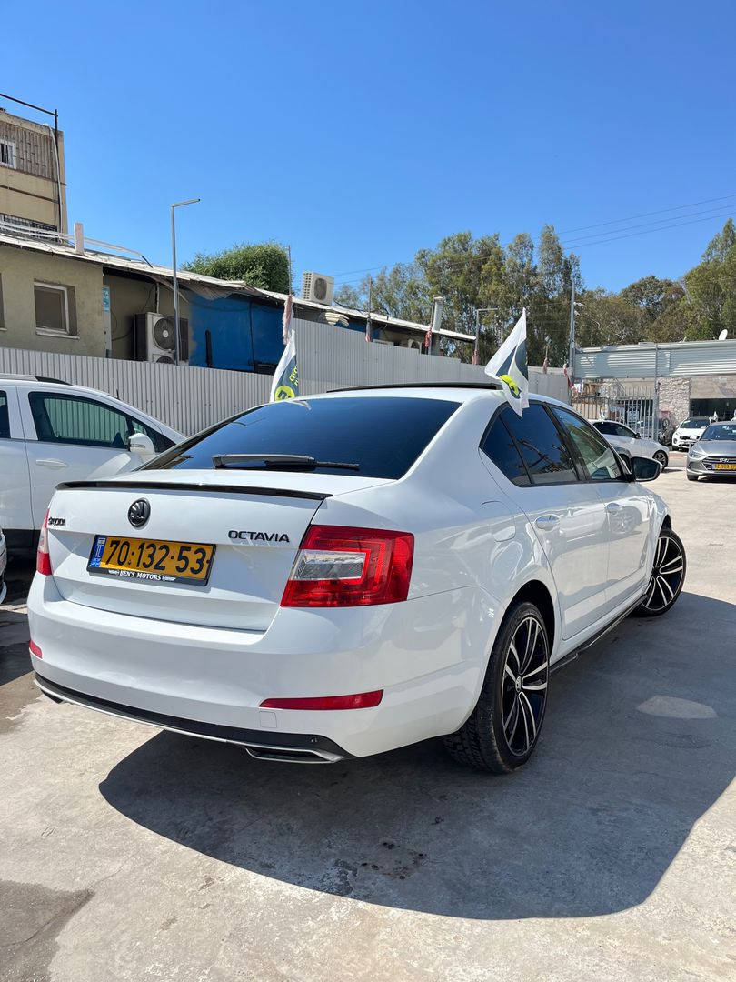 סקודה אוקטביה Elegance Sedan – 4/7
