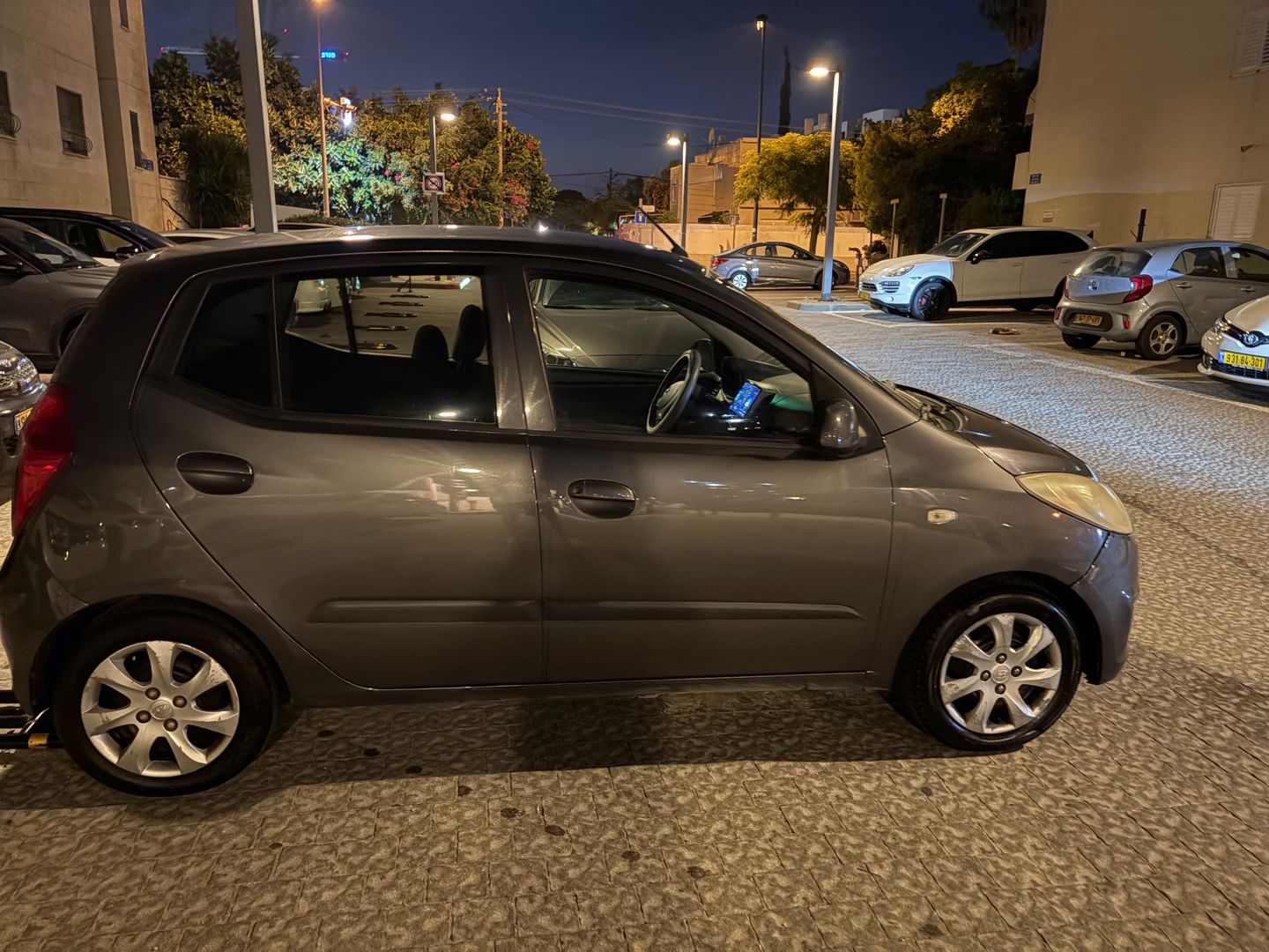 יונדאי i10 GL – 3/4